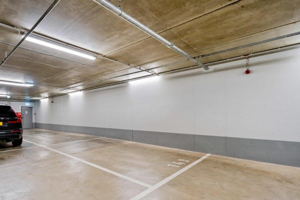 Apartment Lux City Escape 2br Apt With Balcony & Workspace *