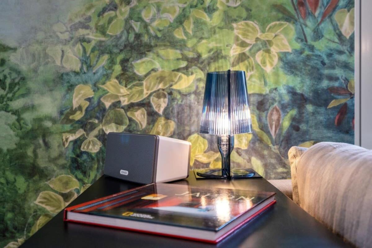 Lux City Escape 2br Apt With Balcony & Workspace Apartment *