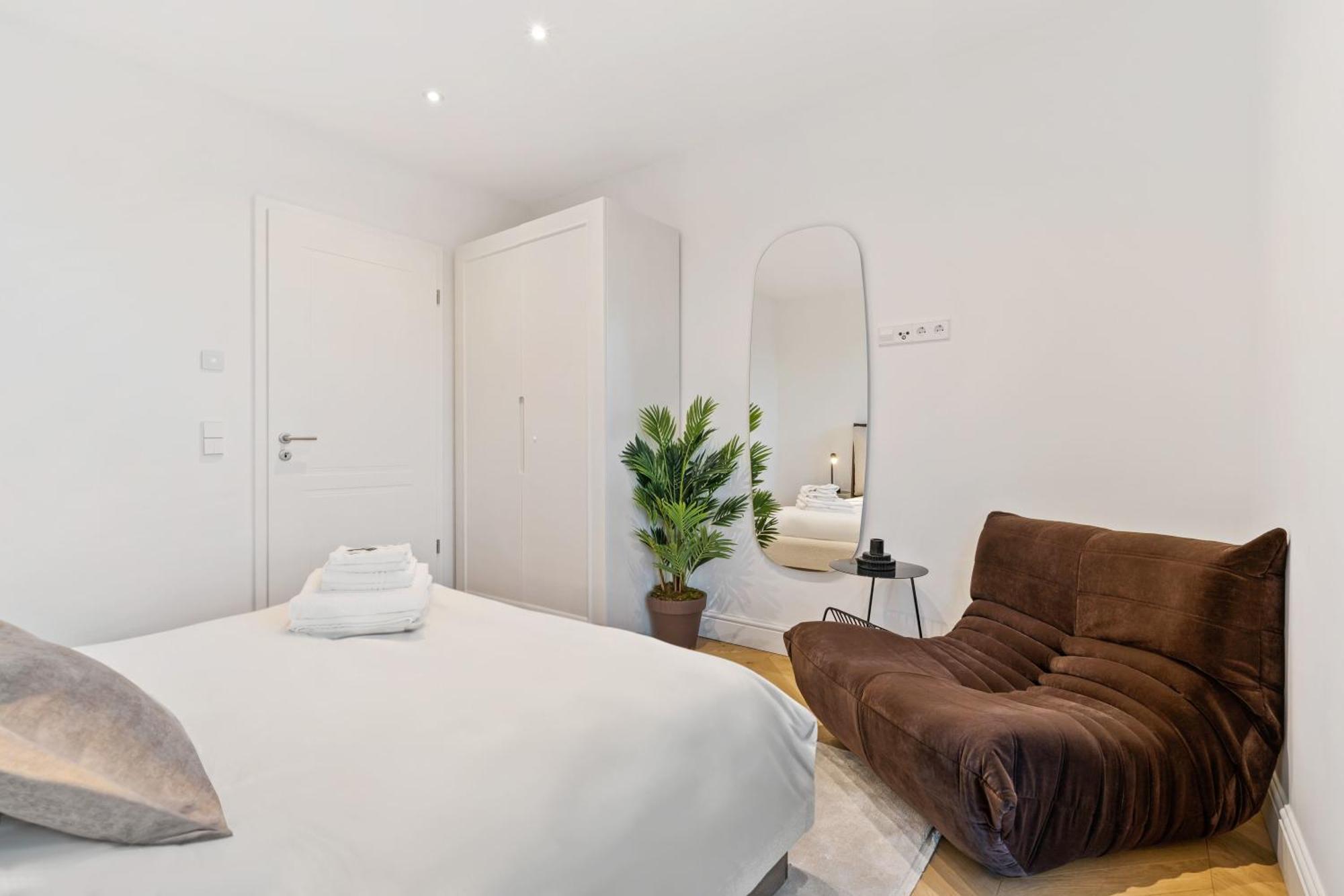 Luxurious 3br Apt With Jacuzzi In Central Lux Appartement