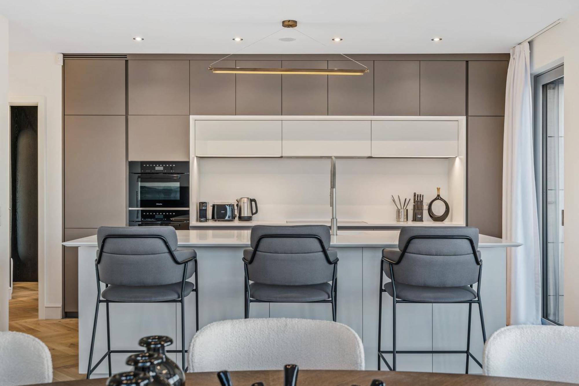 Luxurious 3br Apt With Jacuzzi In Central Lux Appartement *
