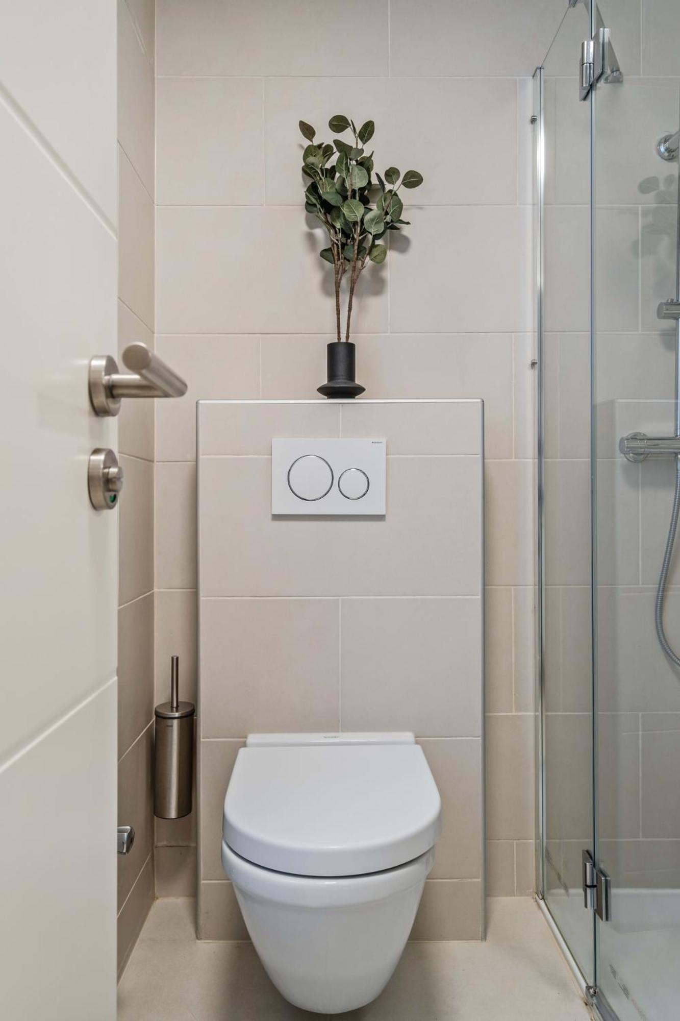 Stylish With King Bed, Balcony And Full Kitchen Luxembourg