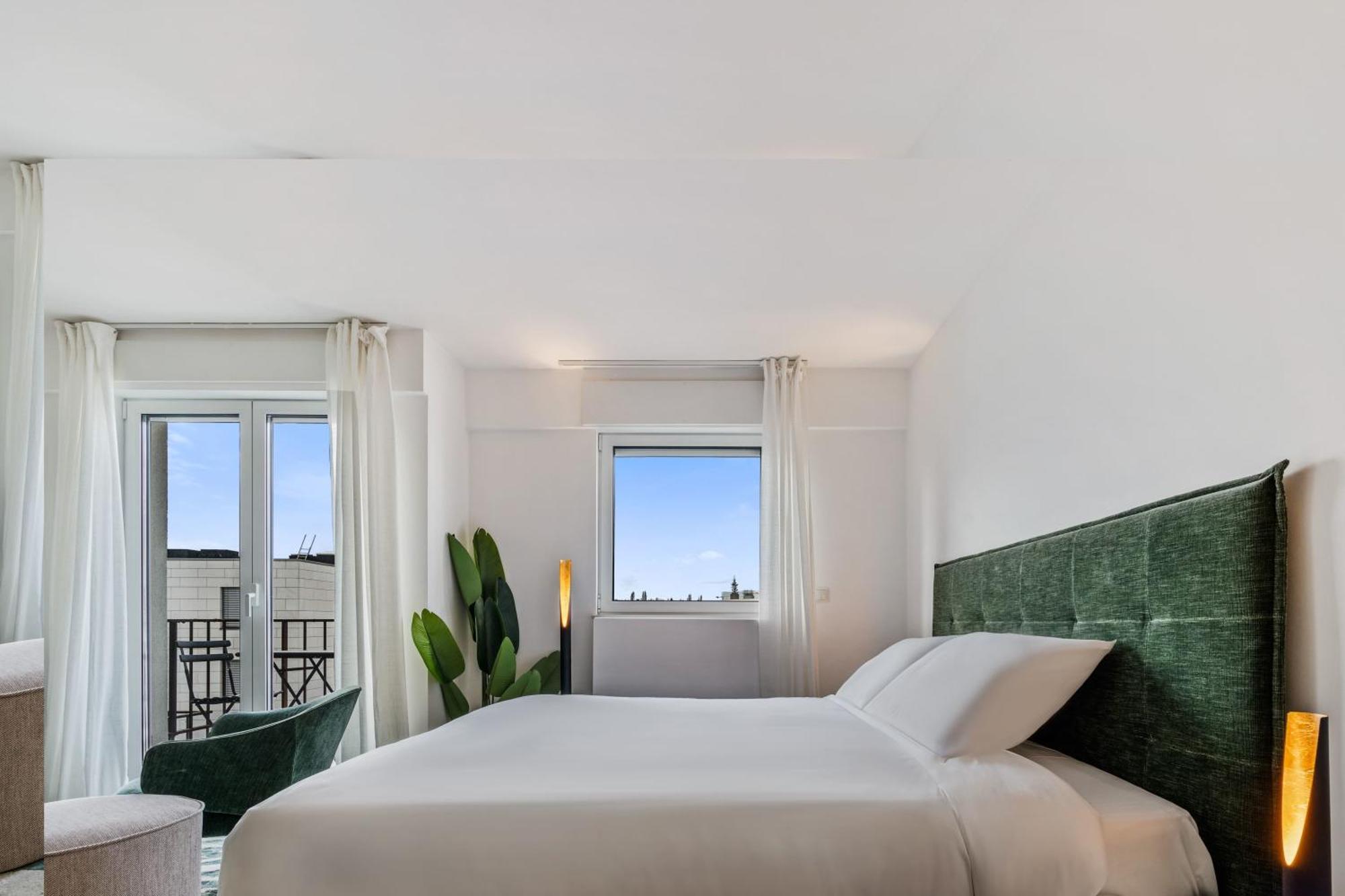 Stylish With King Bed, Balcony And Full Kitchen Apartment Luxembourg