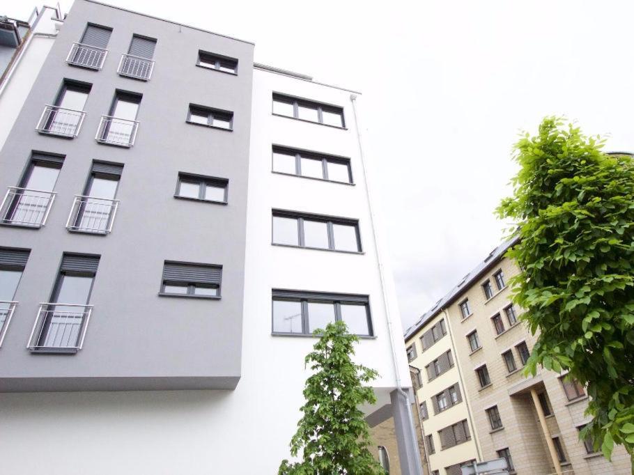 Elegant - Steps From Train Station Apartamento *