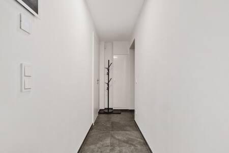 Spa, Gym & Pool In Cloche D'or Id6
