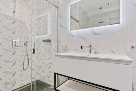 Spa, Gym & Pool In Cloche D'or Id6 * Luxembourg
