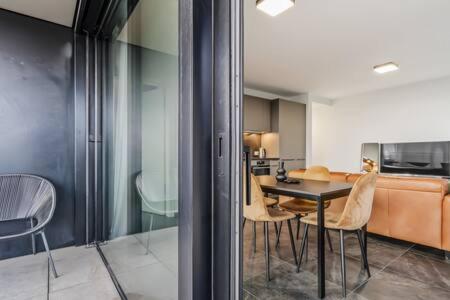 Apartment Spa, Gym & Pool In Cloche D'or Id6 *