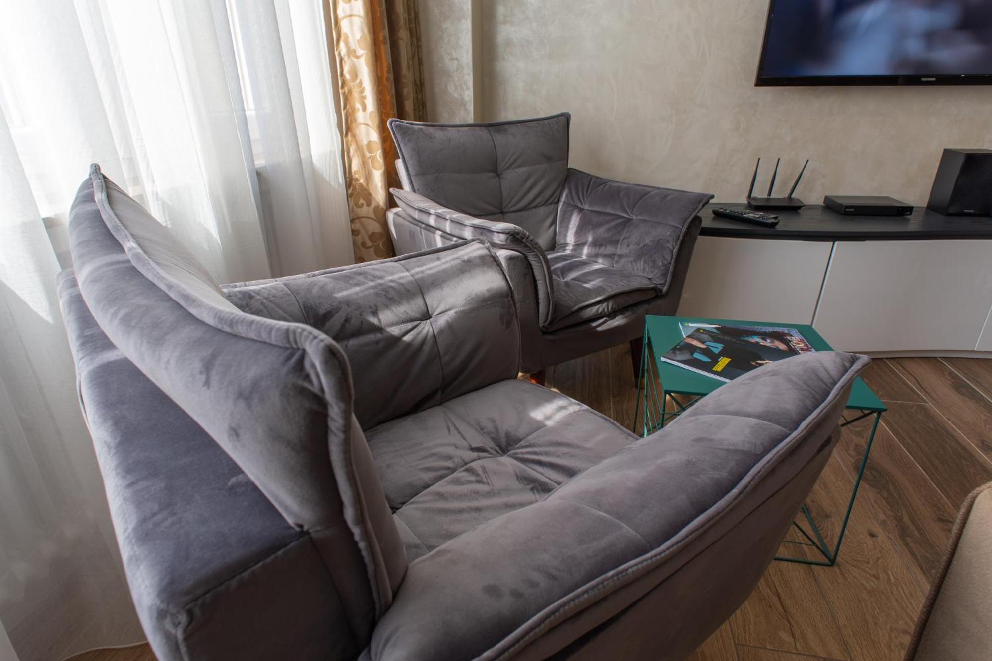 The Queen Luxury - Carlotta Luxembourg