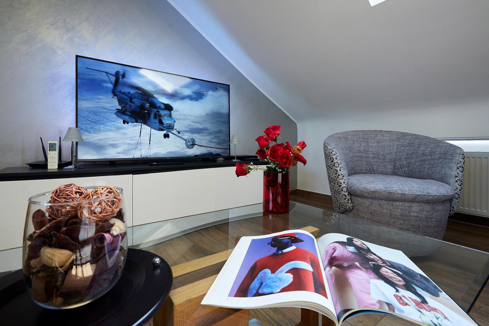 The Queen Luxury - Carlotta Apartment *