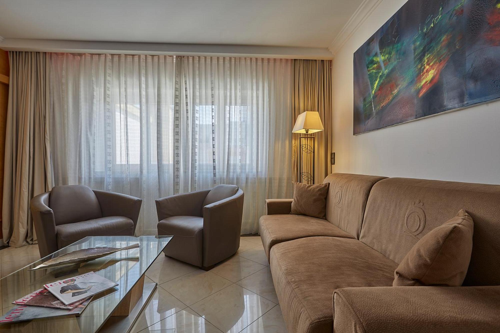 The Queen Luxury - Cortina *