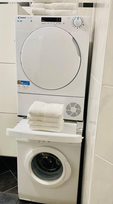 Cosy One Bedroom Flat In Center With Terrace And Parking
