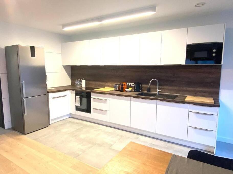 Luxury 2 Bedrooms Family Flat In Center W. Parking Appartement