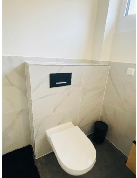 Three Bedrooms Flat In Center W. Terrace&parking Apartamento