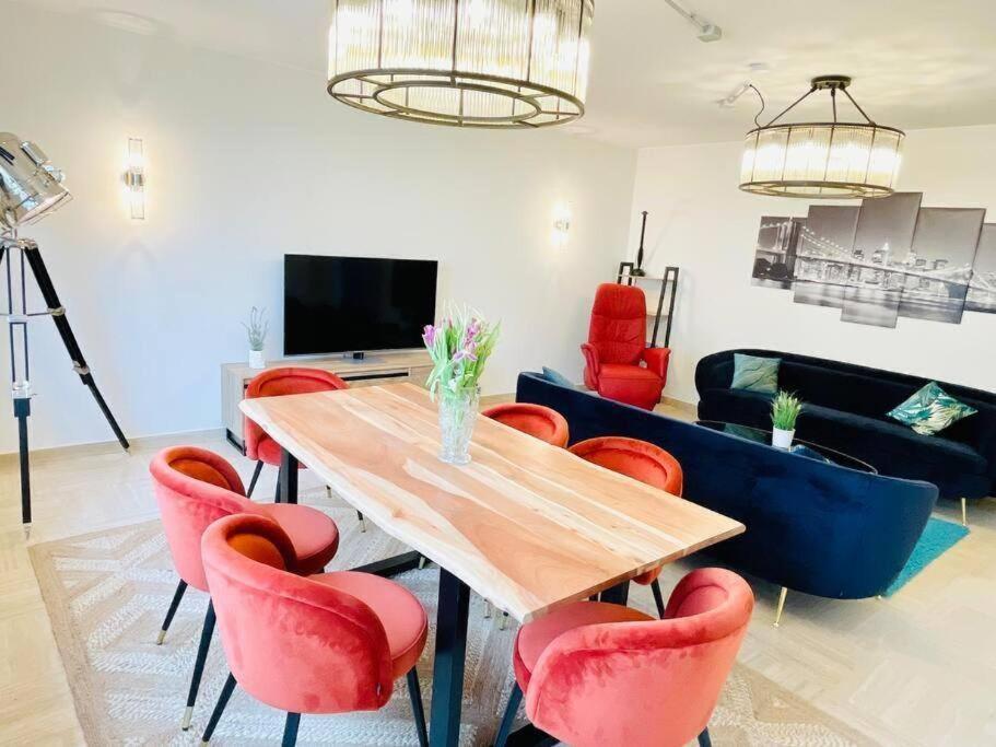 Apartamento Three Bedrooms Flat In Center W. Terrace&parking