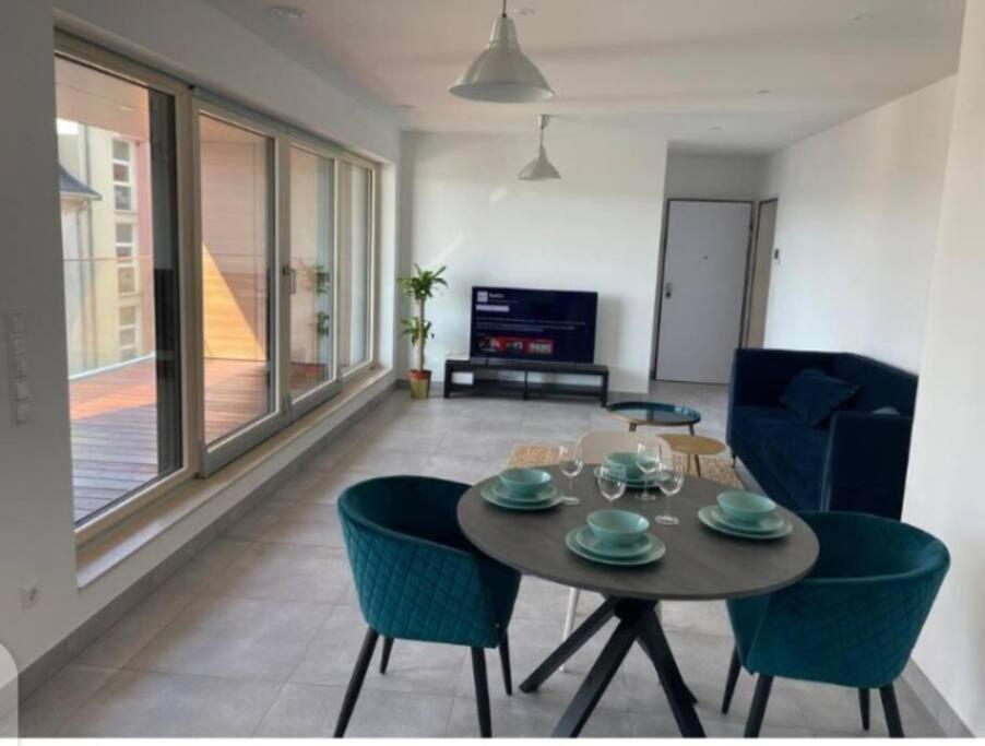 One Bedroom Flat With Terrace And Parking Apartment *