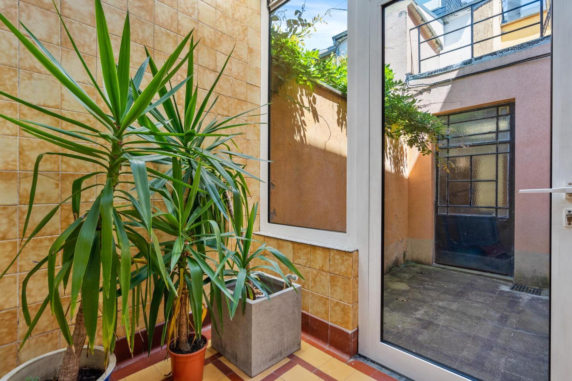 Charming 3-br Townhome Near City Center