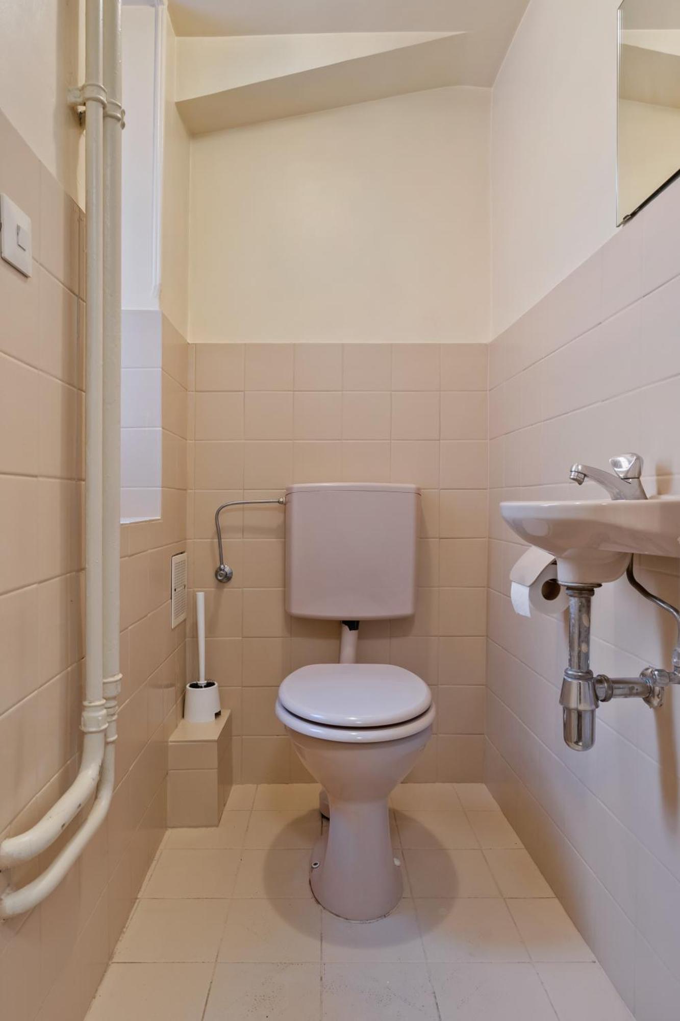 Charming 3-br Townhome Near City Center *