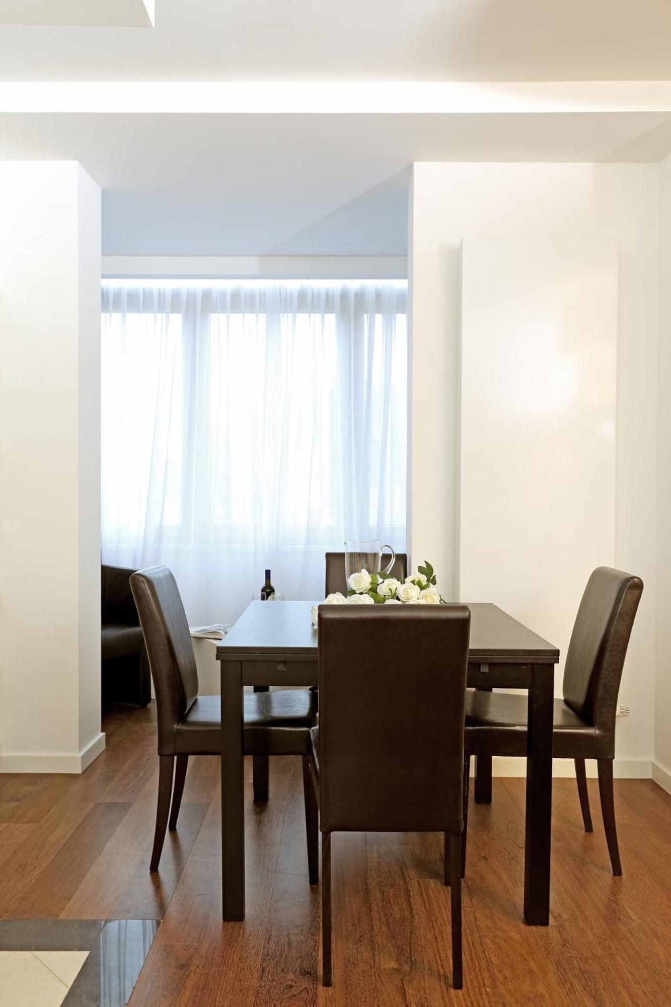 The Queen Luxury - Medici Luxembourg