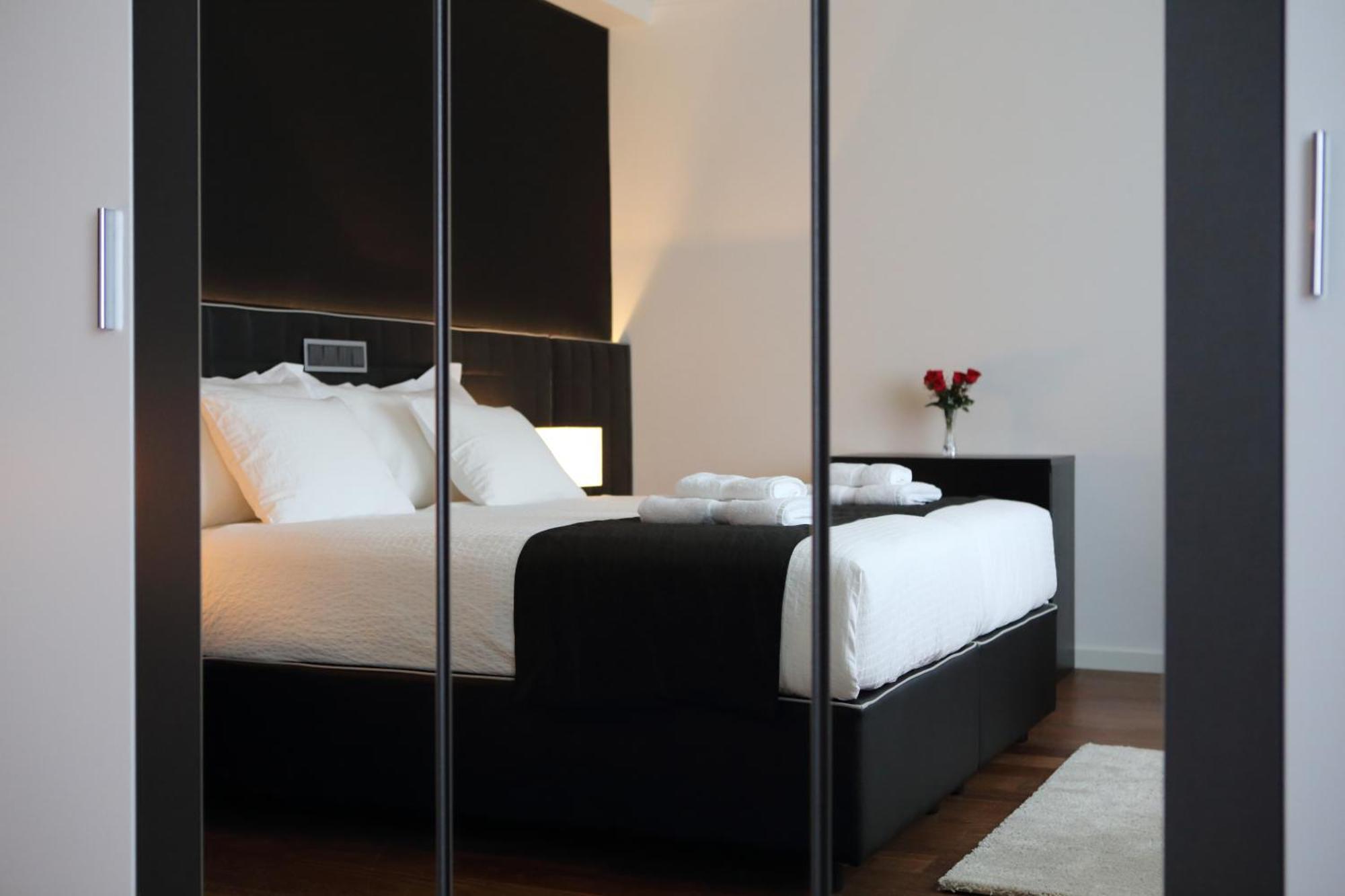 The Queen Luxury - Medici * Luxembourg