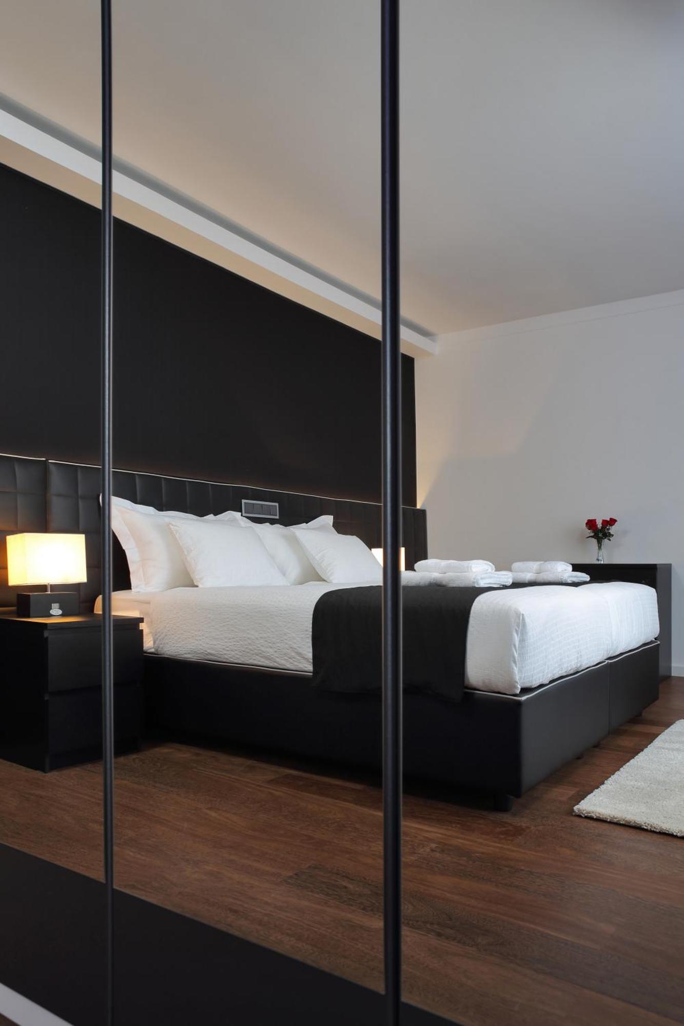 The Queen Luxury - Medici * Luxembourg