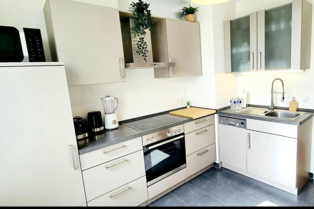 Appartement Luxury One Bedroom Flat With Parking&balcony-cent2 *