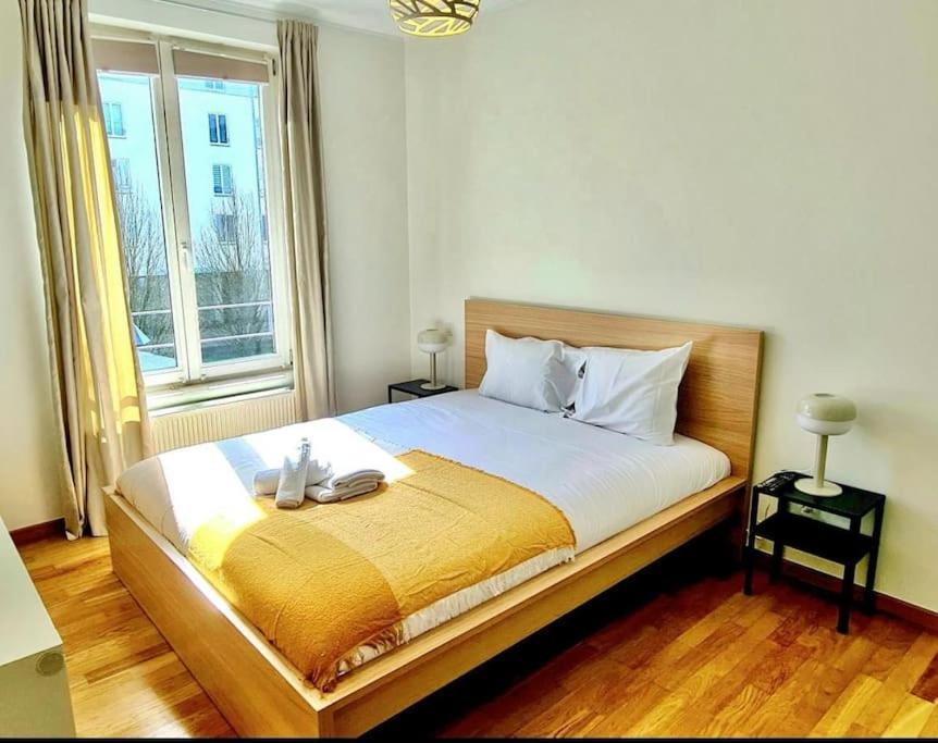Luxury One Bedroom Flat With Parking&balcony-cent2
