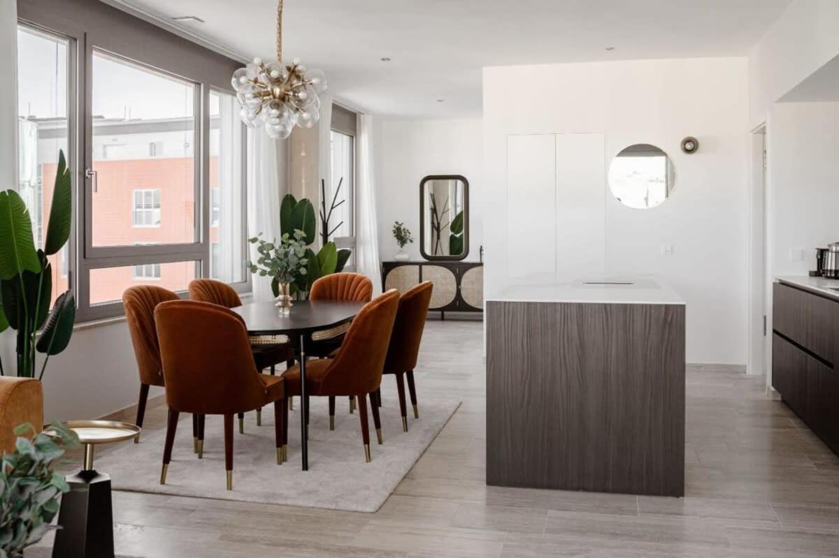 Elegance In Historic Ville-haute Luxemburg