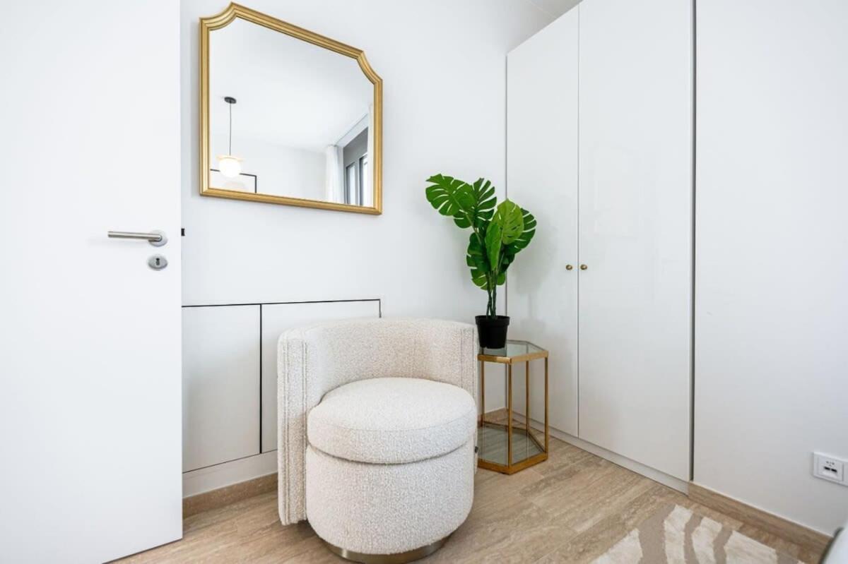 Elegance In Historic Ville-haute Apartment Luxemburg