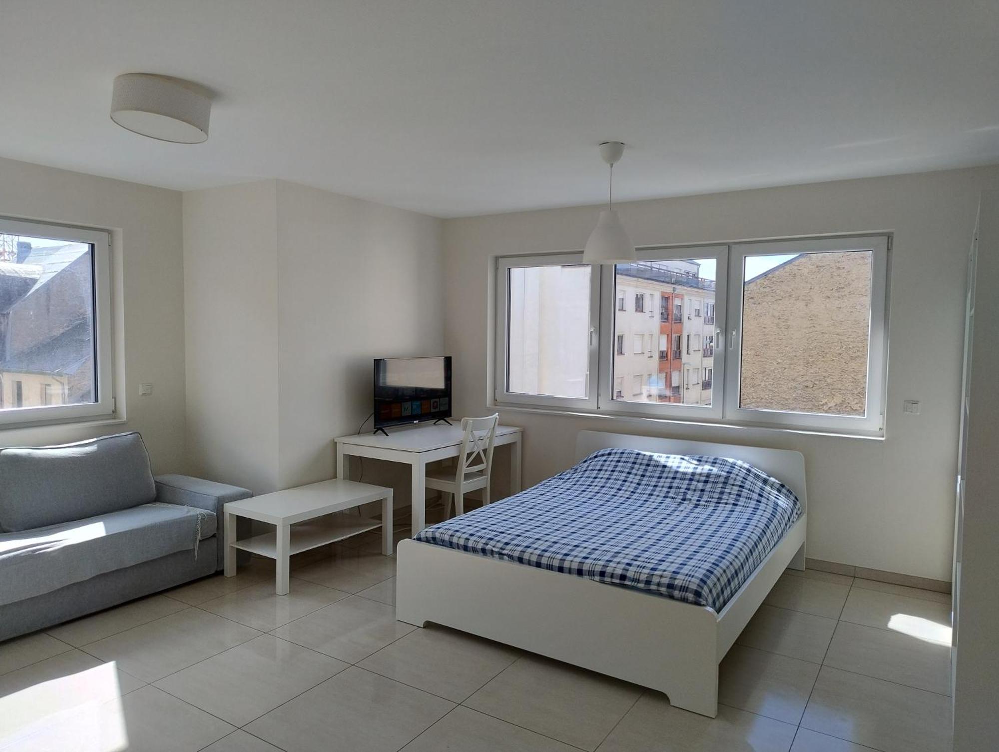 Elegant Spacious With Open Kitchen, Steps From Train Station Maison d'hôtes *