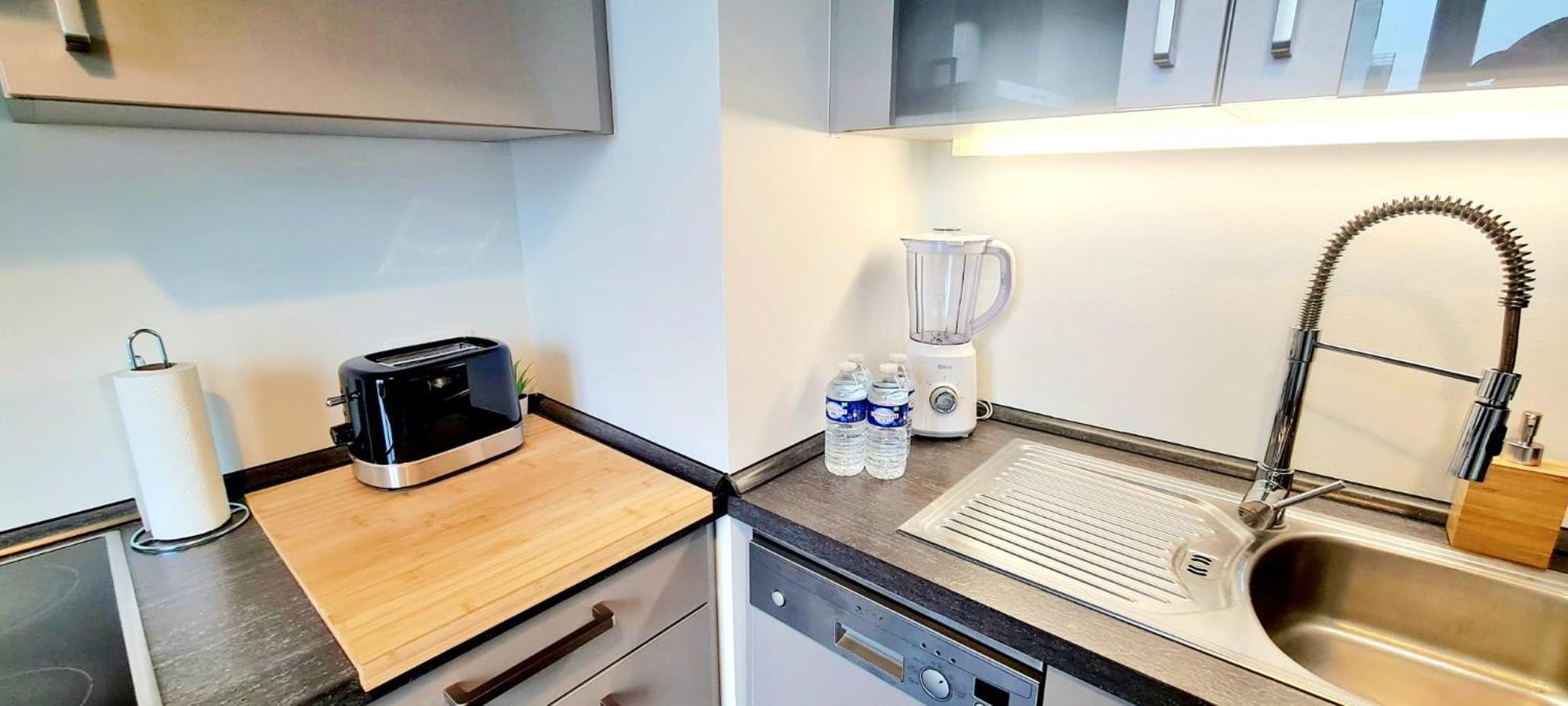 Luxury One Bedroom Flat With Parking&balcony-cent2 Luxemburg