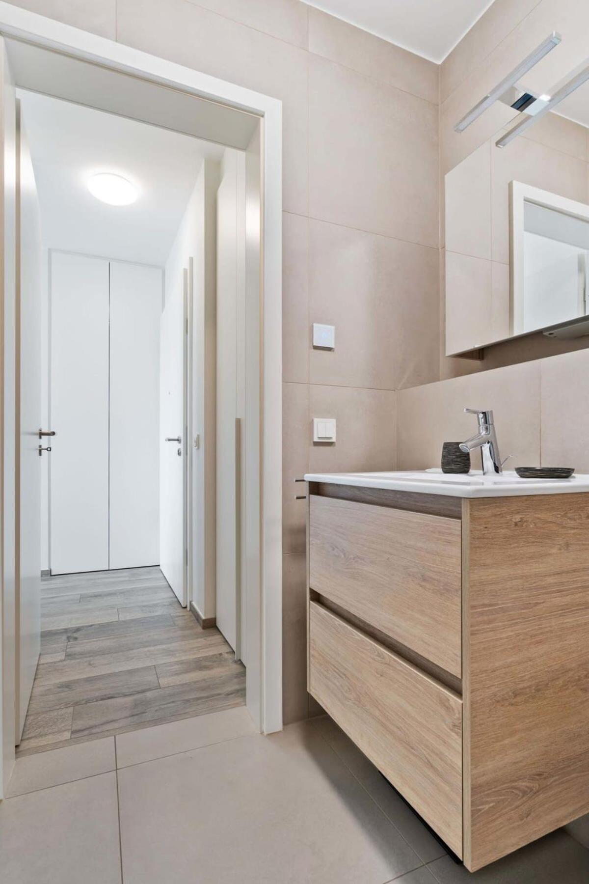 Modern Studio With Balcony In Apartment *