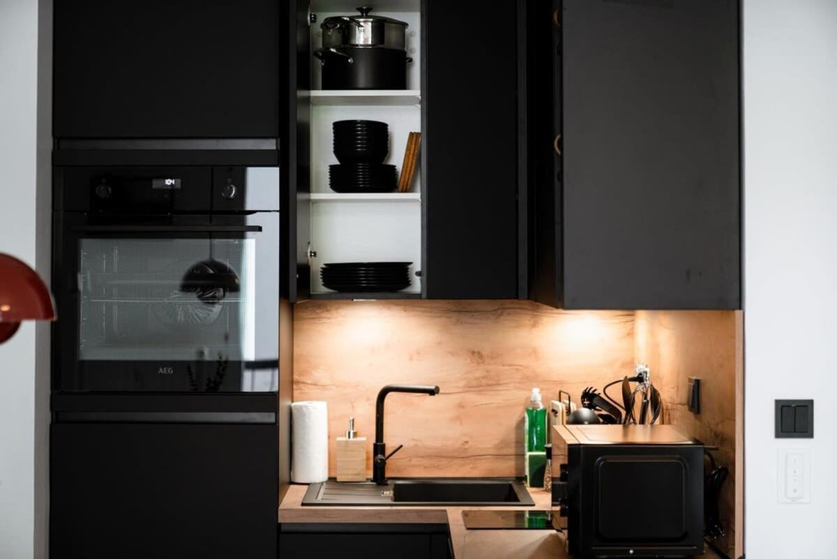 Renovated Chic 5 Min To Center Appartement *