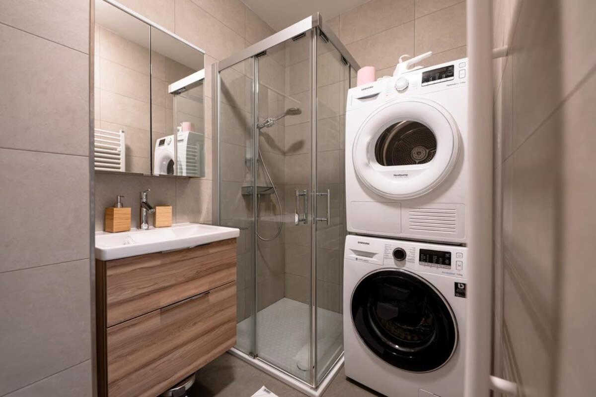Renovated Chic 5 Min To Center Appartement *