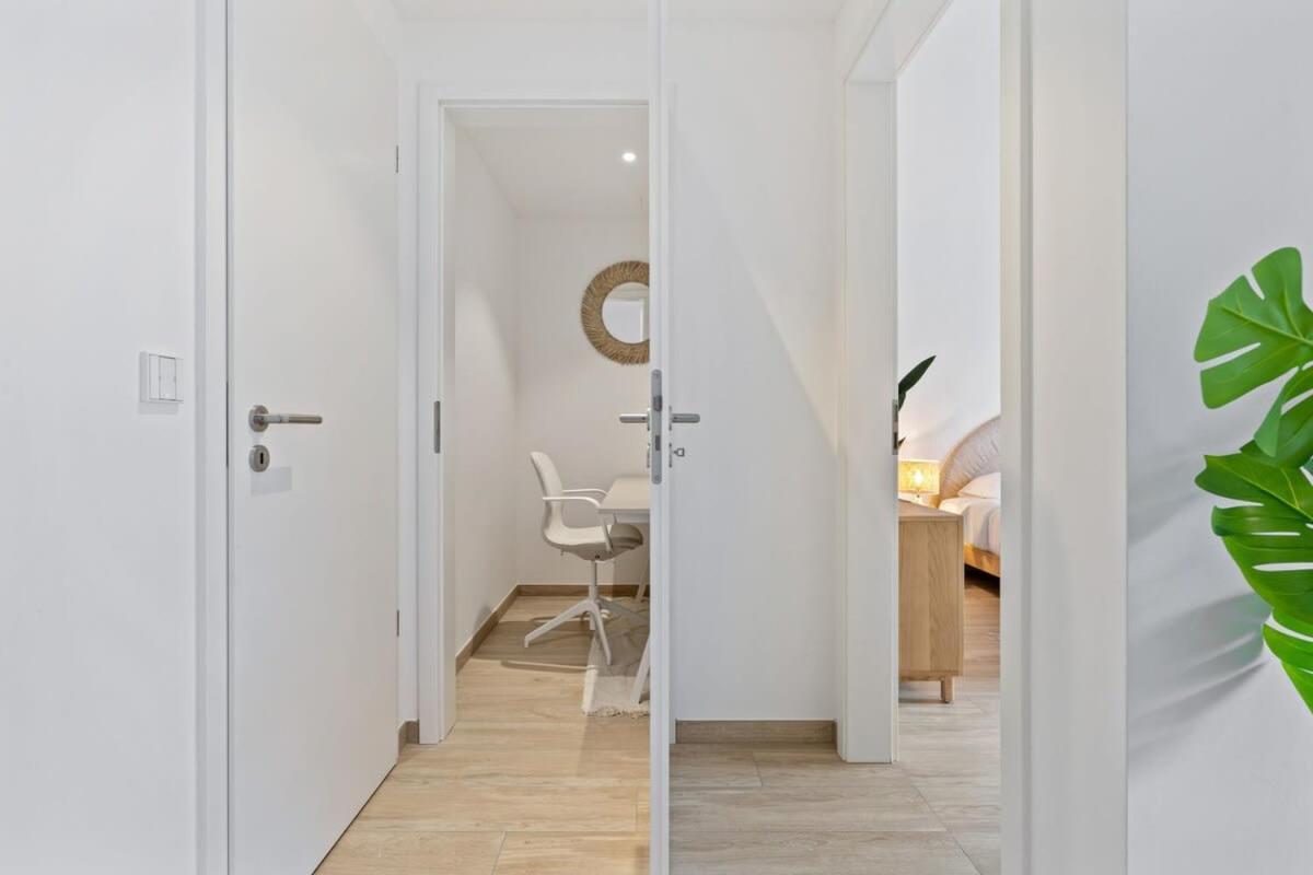 Modern 1br Apt With Balcony Near City Center Apartment *
