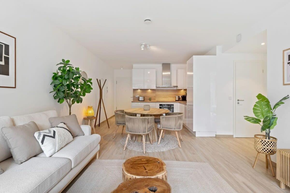 Modern 1br Apt With Balcony Near City Center Apartment