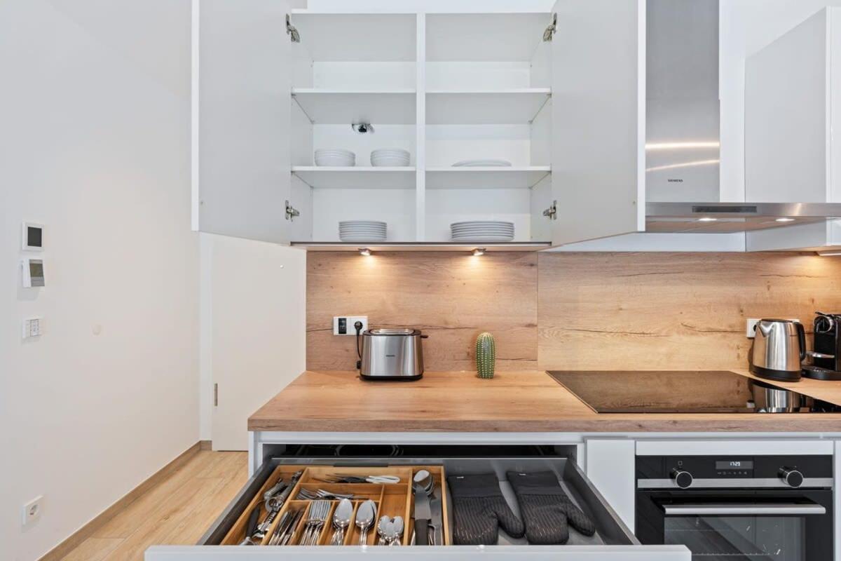 Apartment Modern 1br Apt With Balcony Near City Center *