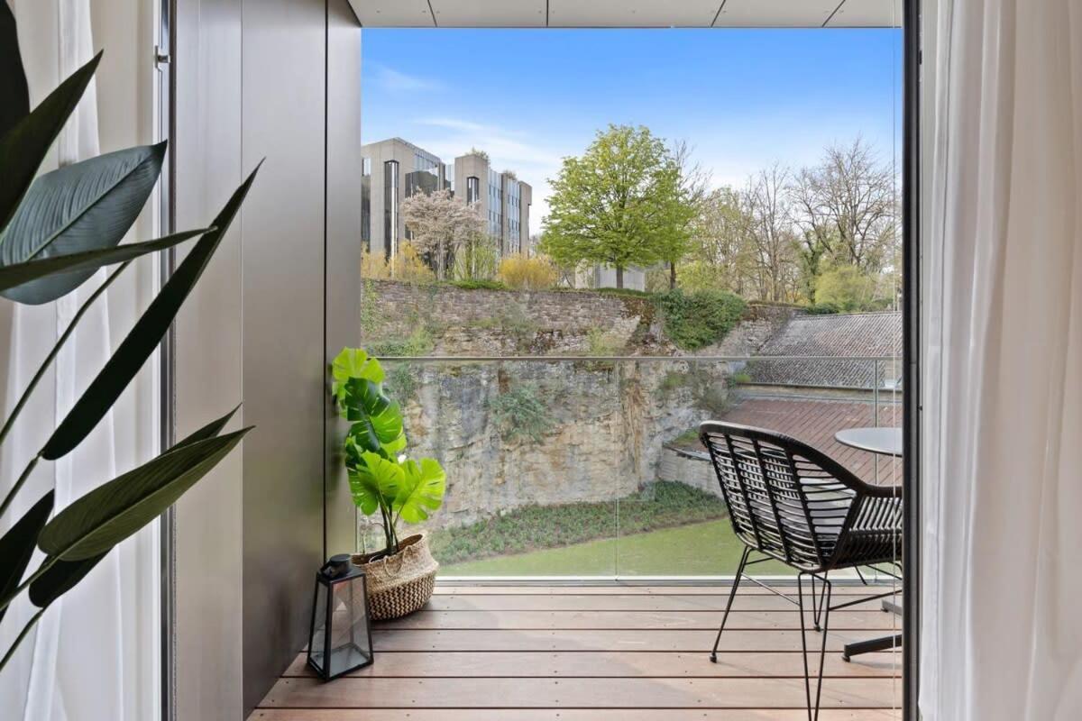 Apartment Modern 1br Apt With Balcony Near City Center *