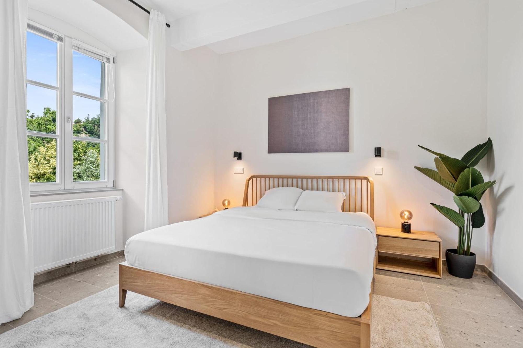 Clausen Hideaway Modern