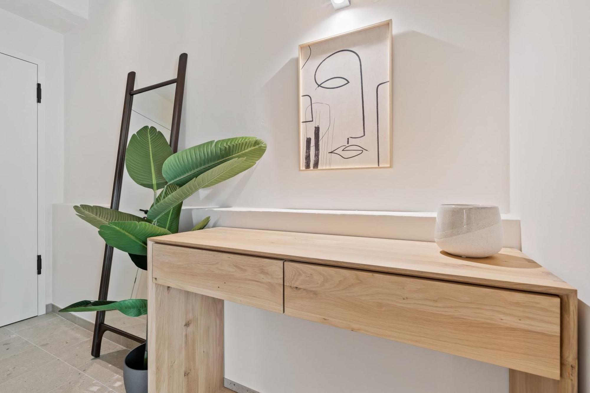 Clausen Hideaway Modern *