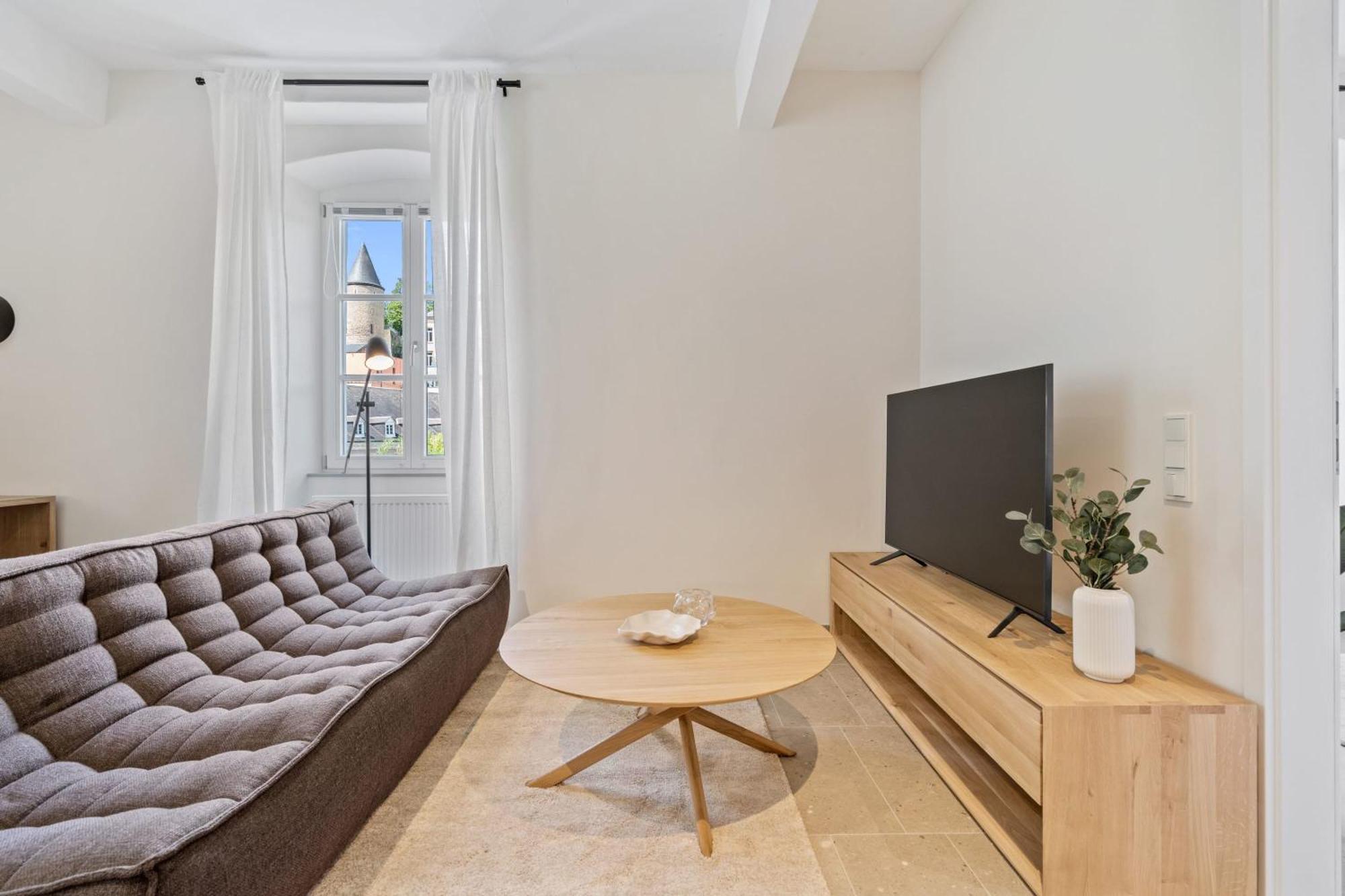 Clausen Hideaway Modern *