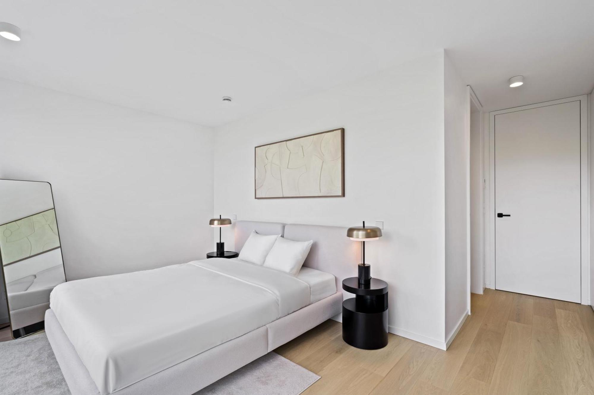 Luxury Haute Haven Queen Bed & Views Luxembourg