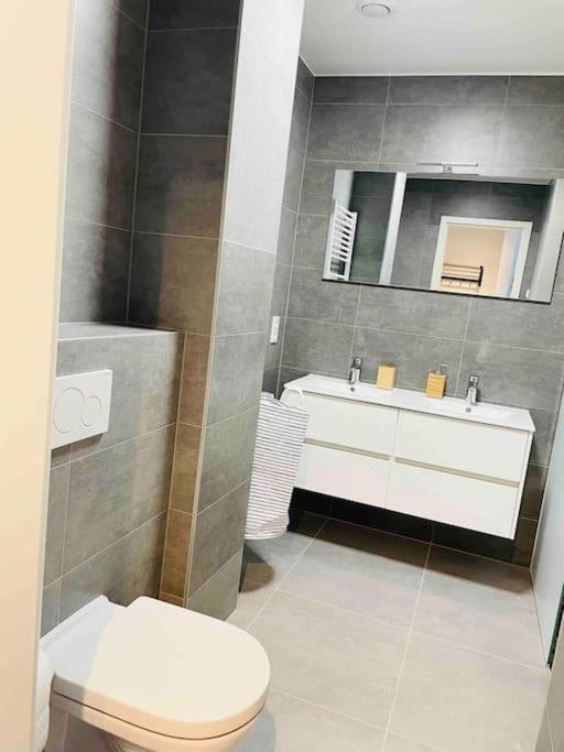 Luxury New Flat W Terrace & Parking Appartement