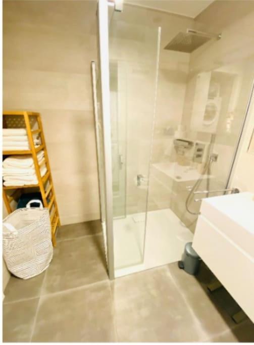 1 Bedroom Flat In Center With Spa,gym,terrace&parking-23 Apartamento Luxemburgo