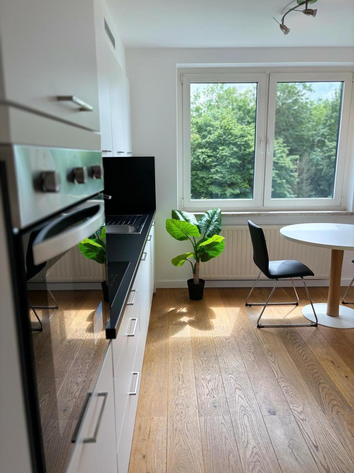 Apartment Charming Center, Parking, Balcony
