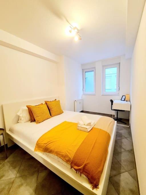 1 Bedroom Flat With Balcony&garden Appartement