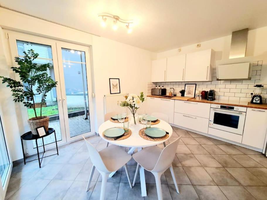 1 Bedroom Flat With Balcony&garden Luxemburg