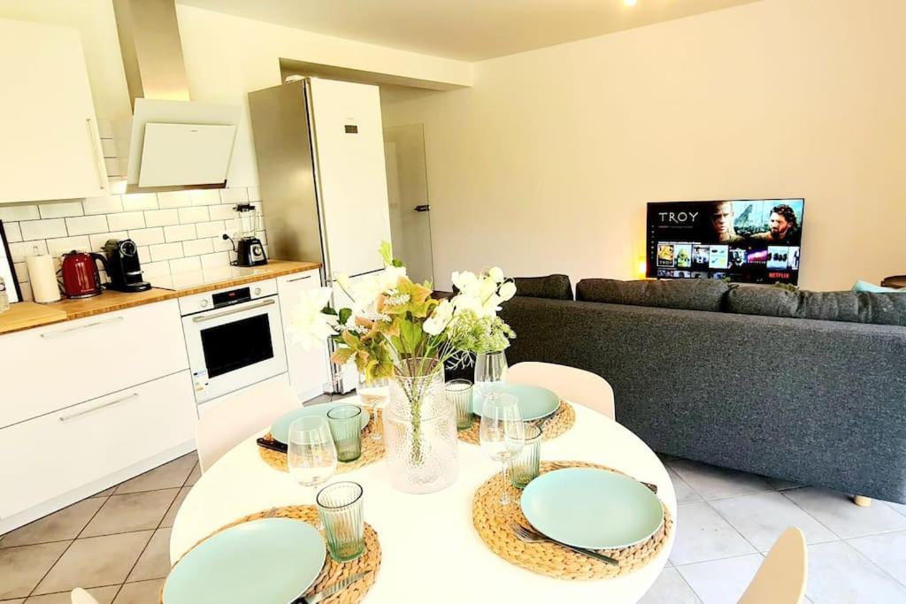 Appartement 1 Bedroom Flat With Balcony&garden *
