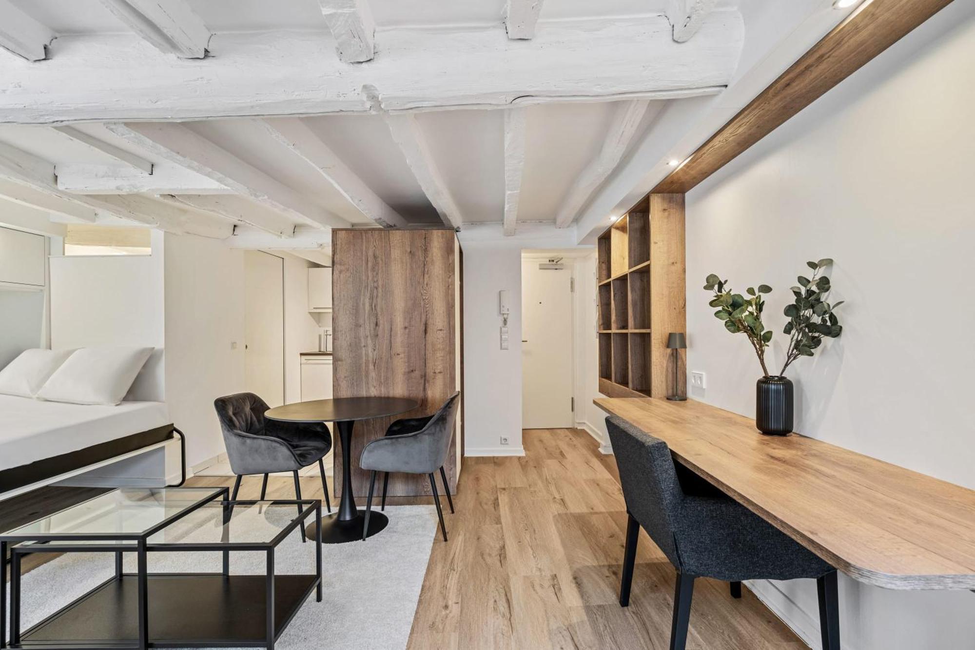 Serene Haven On Rue Du Nord