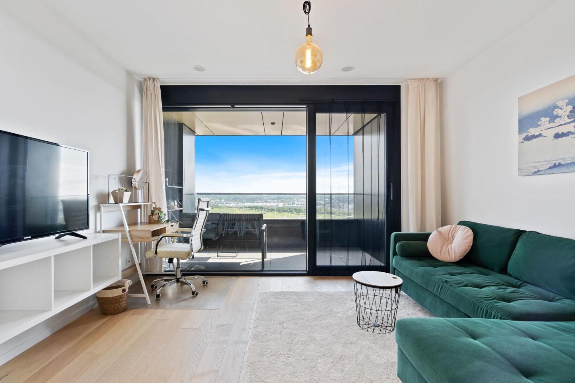 Luxurious Retreat Balcony & Pool Access Luxemburg