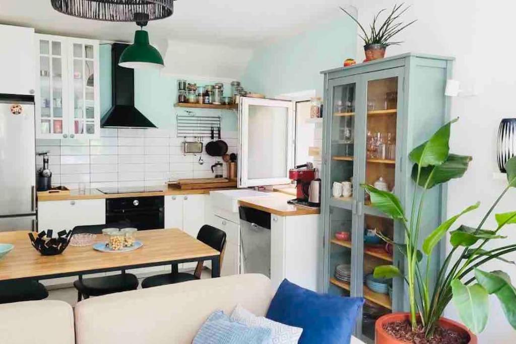 Large 2 Bedrooms House With Parking-bon75 *