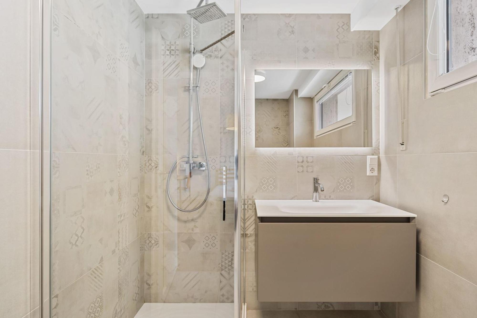Lux 2br With Views & Balcony Luxembourg